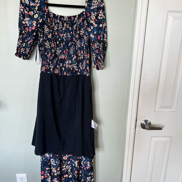 Ann Taylor Floral Smocked Prairie Maxi Dress Size 6 - Picture 6 of 7